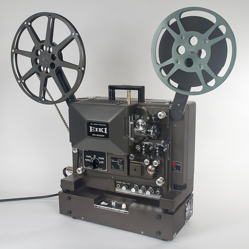 Watch Movie On Projector condlesk